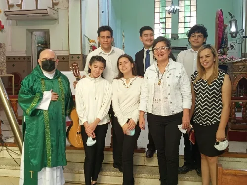Foto de Analia Constanza. La dulce y melodiosa voz del Paraguay