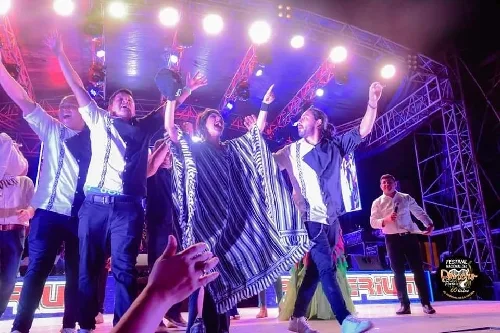 Foto de Chabely Fretes y la FULLBAND