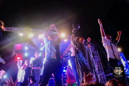 Foto de Chabely Fretes y la FULLBAND