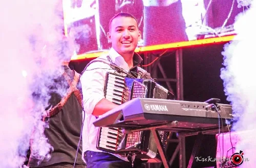 Foto de Chabely Fretes y la FULLBAND