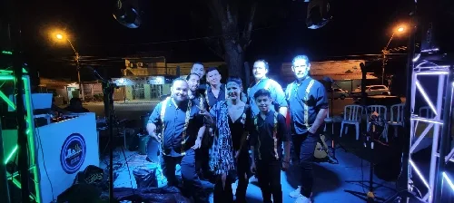 Foto de Chabely Fretes y la FULLBAND