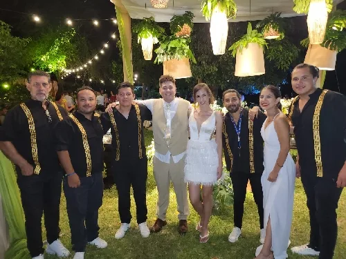 Foto de Chabely Fretes y la FULLBAND