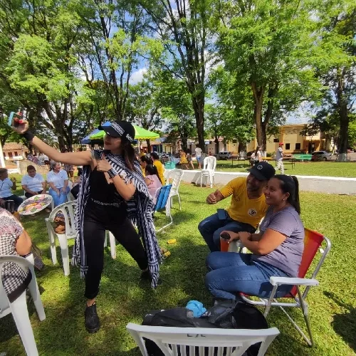Foto de Chabely Fretes y la FULLBAND