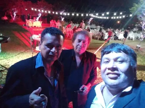 Foto de Clasikero's con Kike Riveros