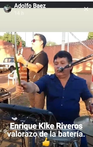 Foto de Clasikero's con Kike Riveros